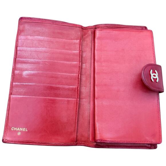CHANEL Red and Black Vintage Wallet Bundle - Picture 5 of 16